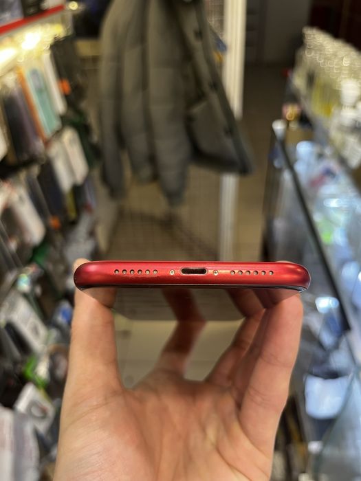 Айфон 11 в идеале скоробкой