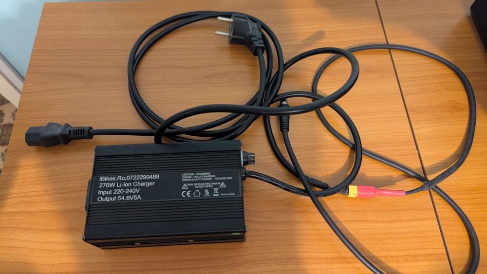 Vând acumulator 48v 25Ah pentru bicicleta/ebike