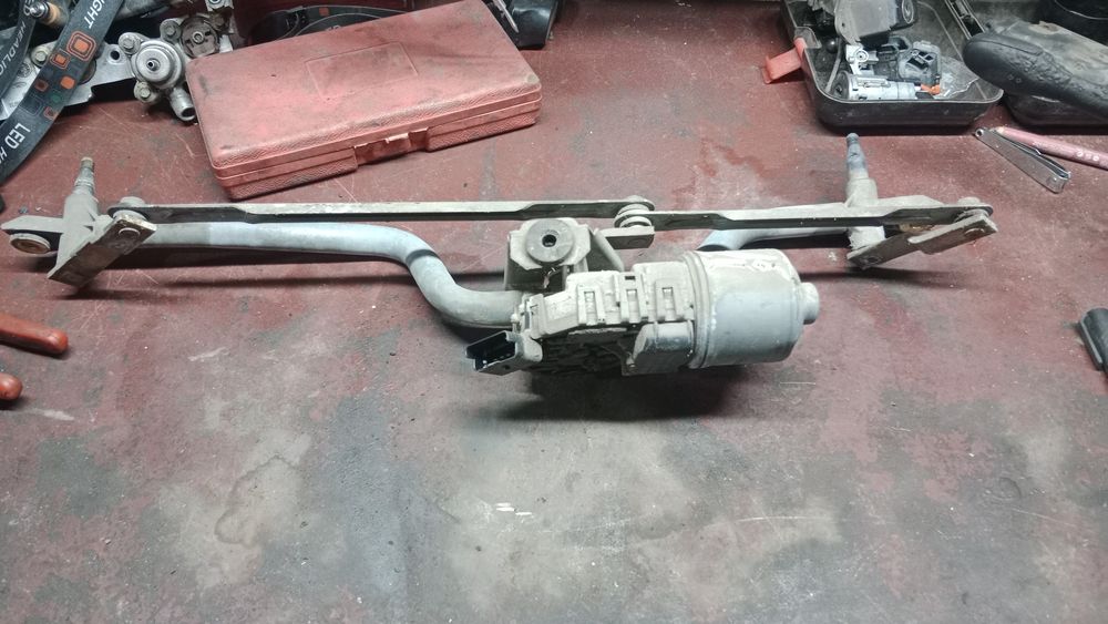 Стеклоочиститель в сборе Рено клио Renault Clio