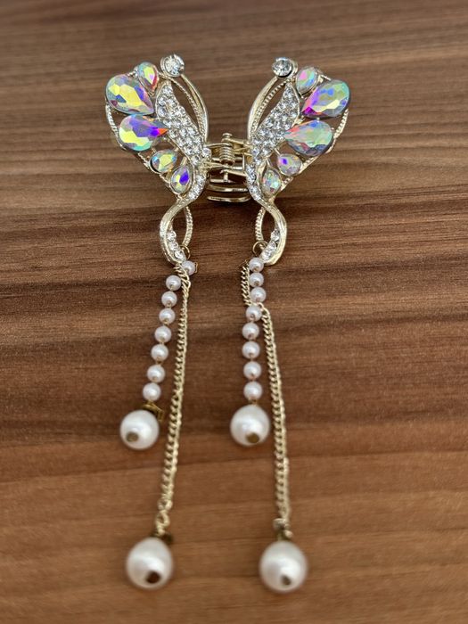 Заколка для волос в виде бабочки