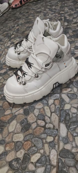 Продам ботинки New Rock