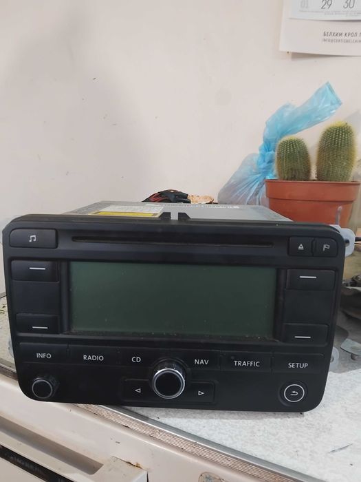 Радио с навигация за Touran 2006