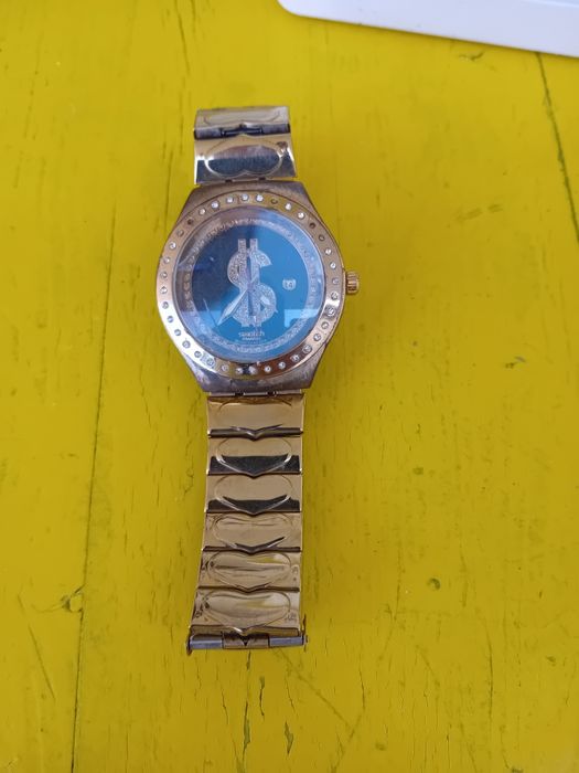 Швейцарски рядък часовник.SWATCH SWISS, SWATCH AG 2016. златист.