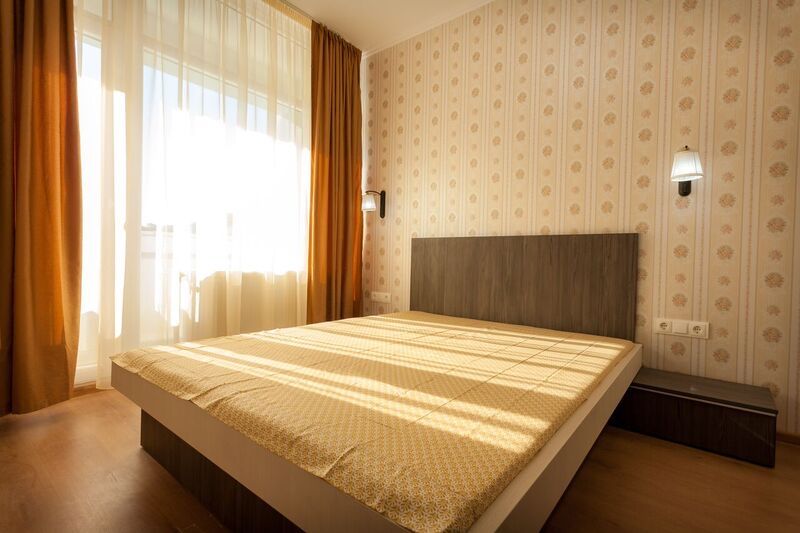 Inchiriez apartament 2 camere, bloc nou, complet mobilat utilat, etajul 2