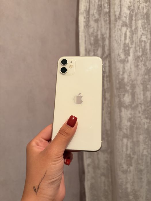 Продам iPhone 11 64 GB, белый цвет
