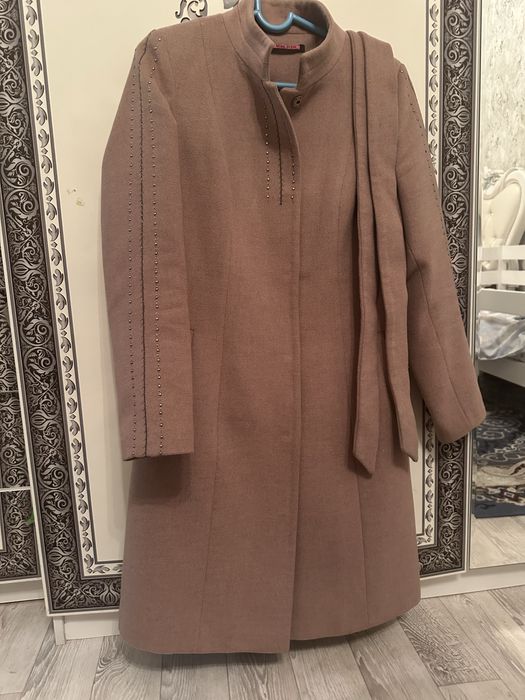 Пальто женское коралловое