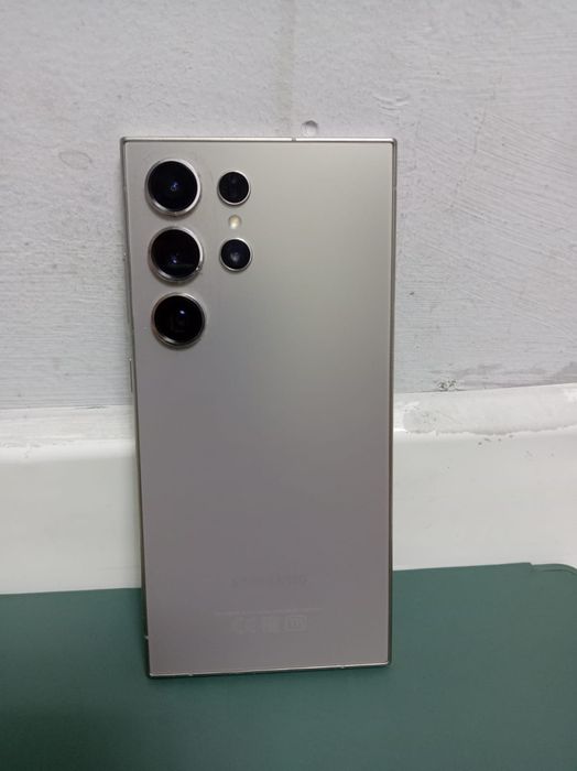 Продаю самсунг S24 ультра