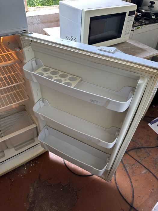 Xolodilnik Indesit srochniy