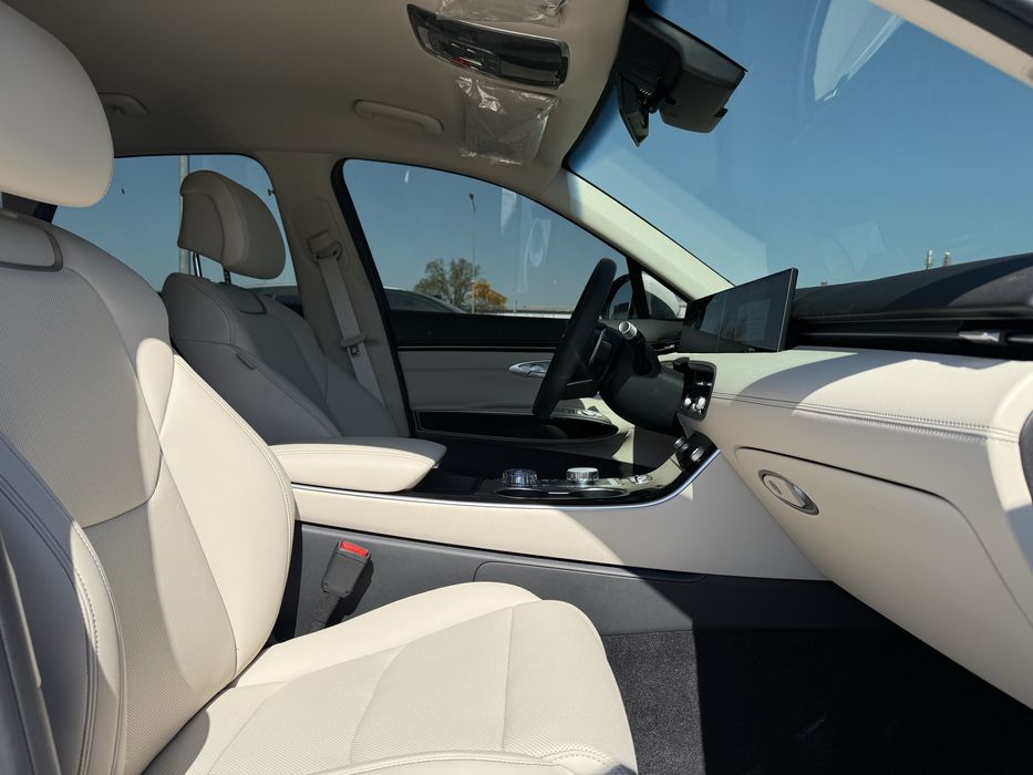 Genesis GV70 2026 / 2.5л AWD  NEW