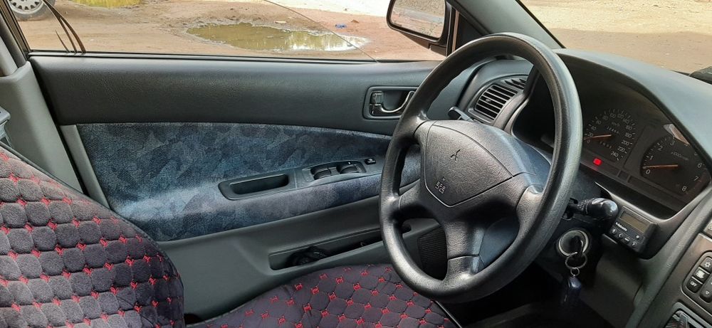 Продаётся автомобиль Митсубиси Галант