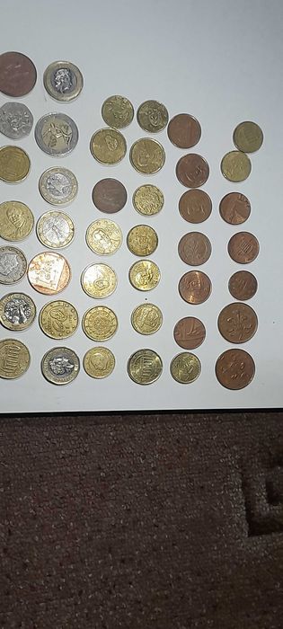 Moneti s razlichni dyrjavi