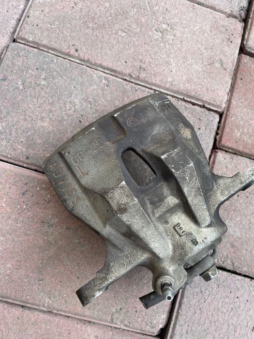 Тойота corolla 150 суппорт, колодка