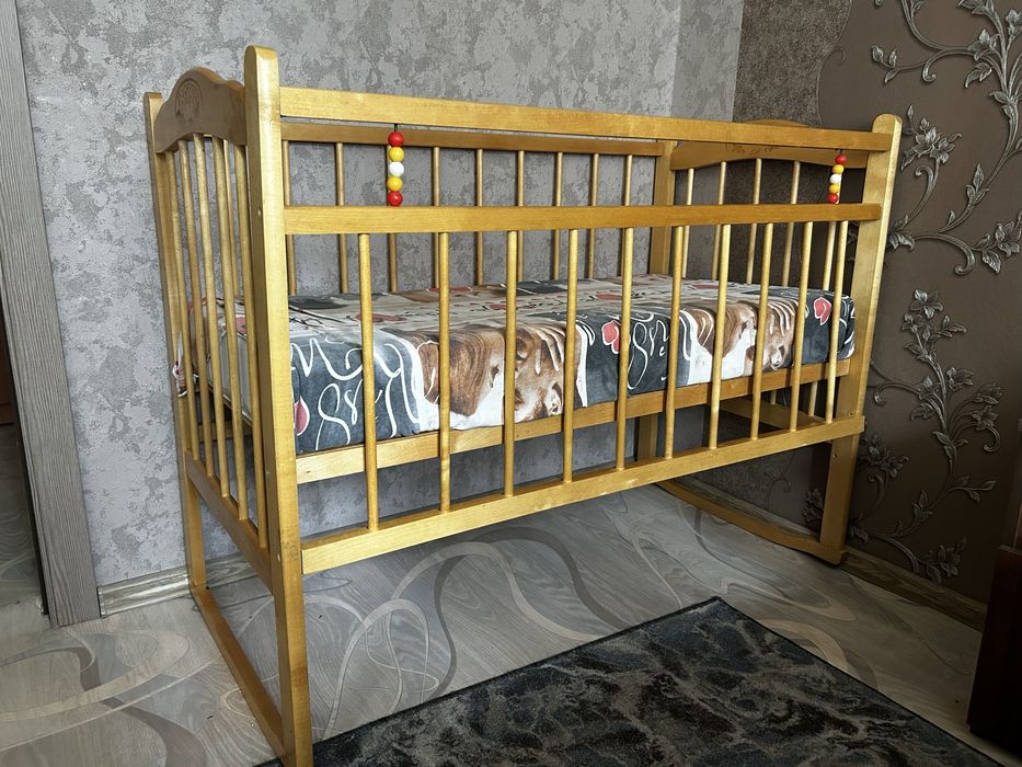 Детская кроватка