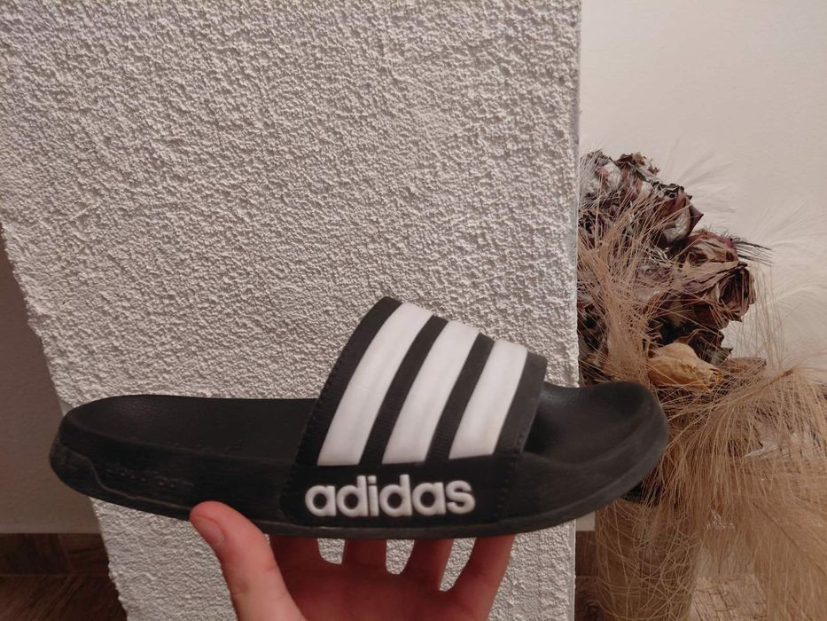 Чехли на  adidas Adilette Shower.