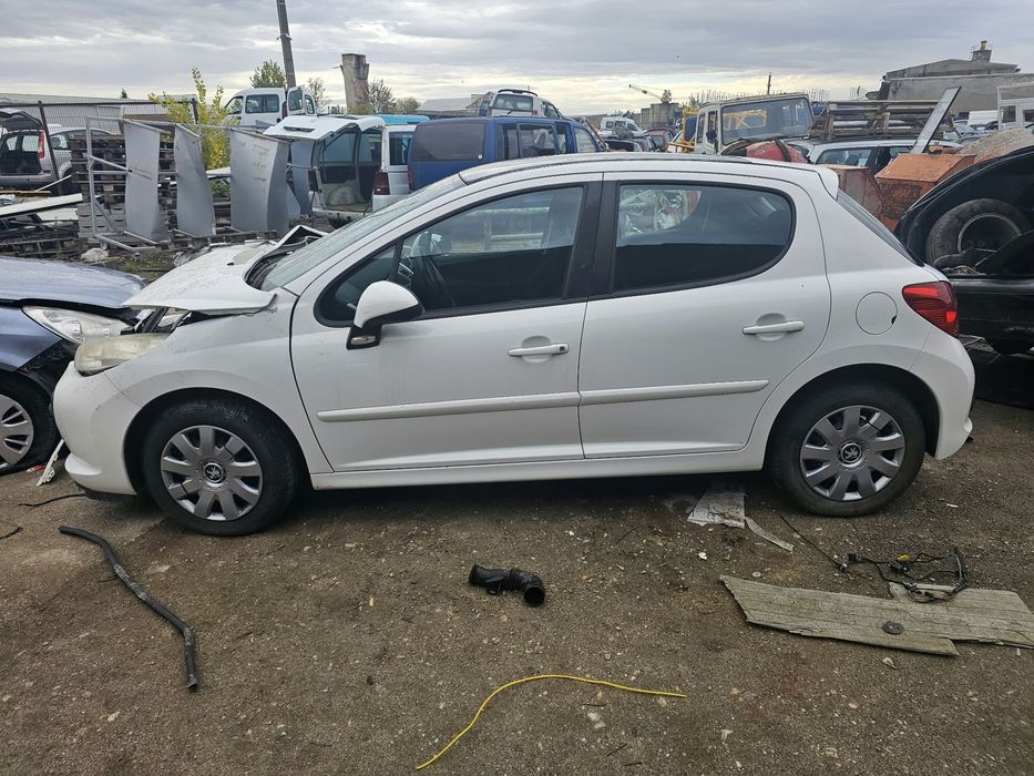 Fuzeta fata dreapta Peugeot 207 2008 1.4 VTi MT (95 hp)