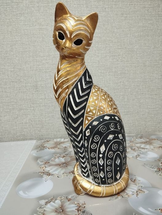 Сувениры , статуэтки , вазы