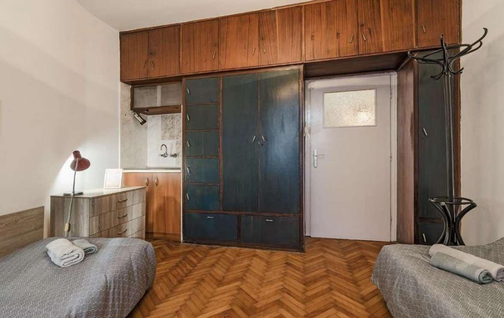 Дава се под наем Четиристаен апартамент в Варна, Център - 100 кв.м за 750 € - Снимка #10