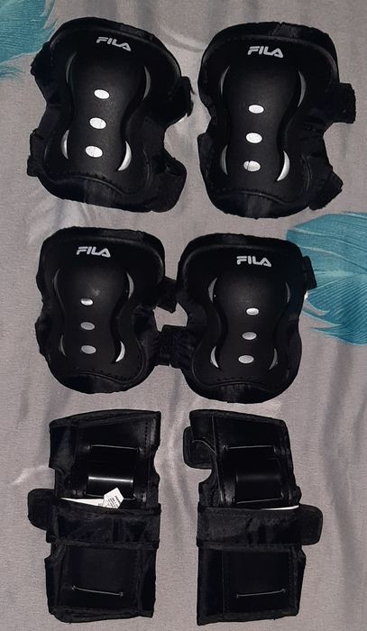 Set protecții copii Fila +casca protecție MOMI