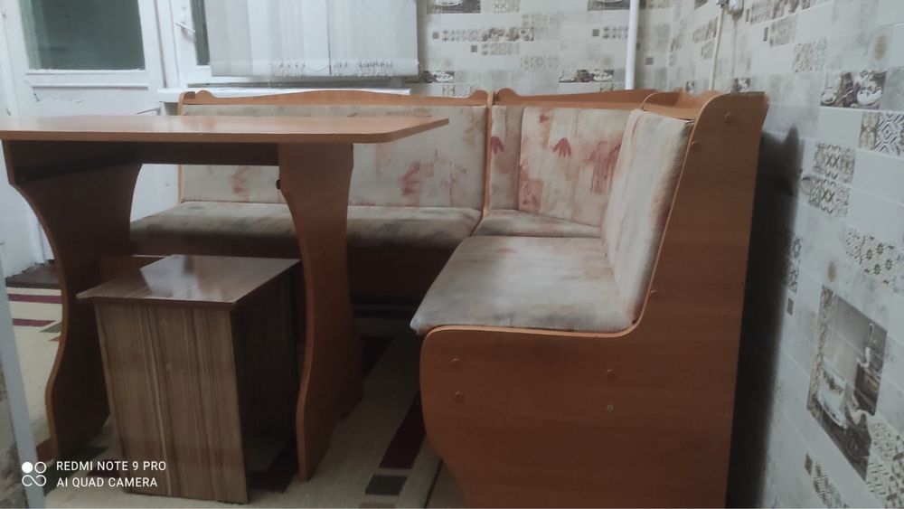 Продается кухонный уголок б/у