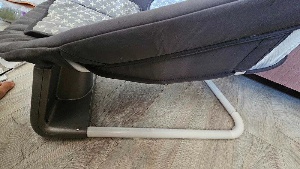 Balansoar electric cu telecomandă şi Bluetooth