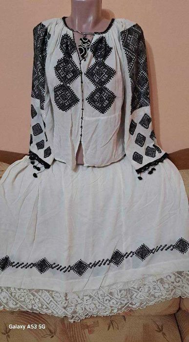 Costum popular / traditional Banat femei. Valnic