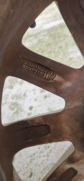 Оригинални алуминиеви джанти Рено 15" с гуми