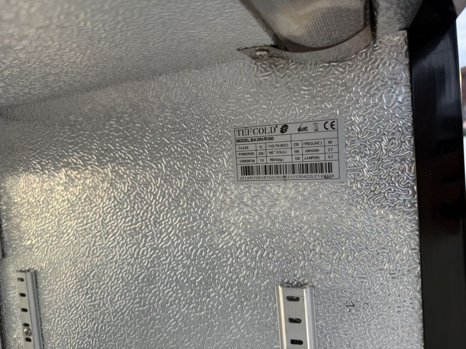 +Гаранция Двойна подбарова хладилна витрина