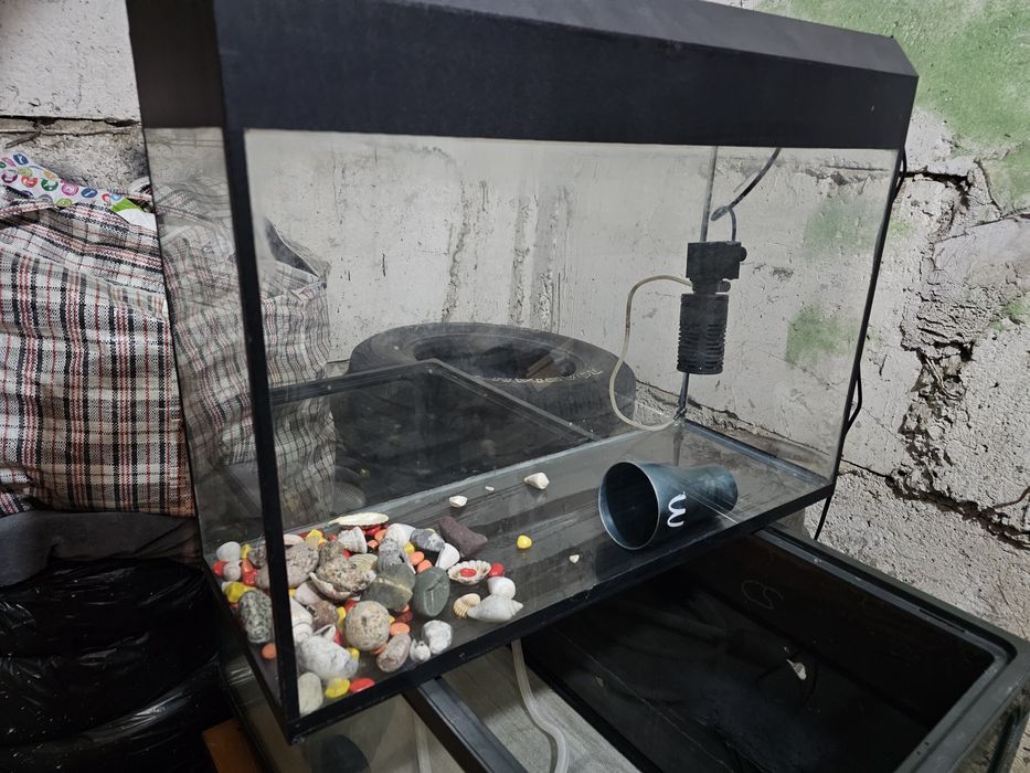 Продам аквариум на 60 литров