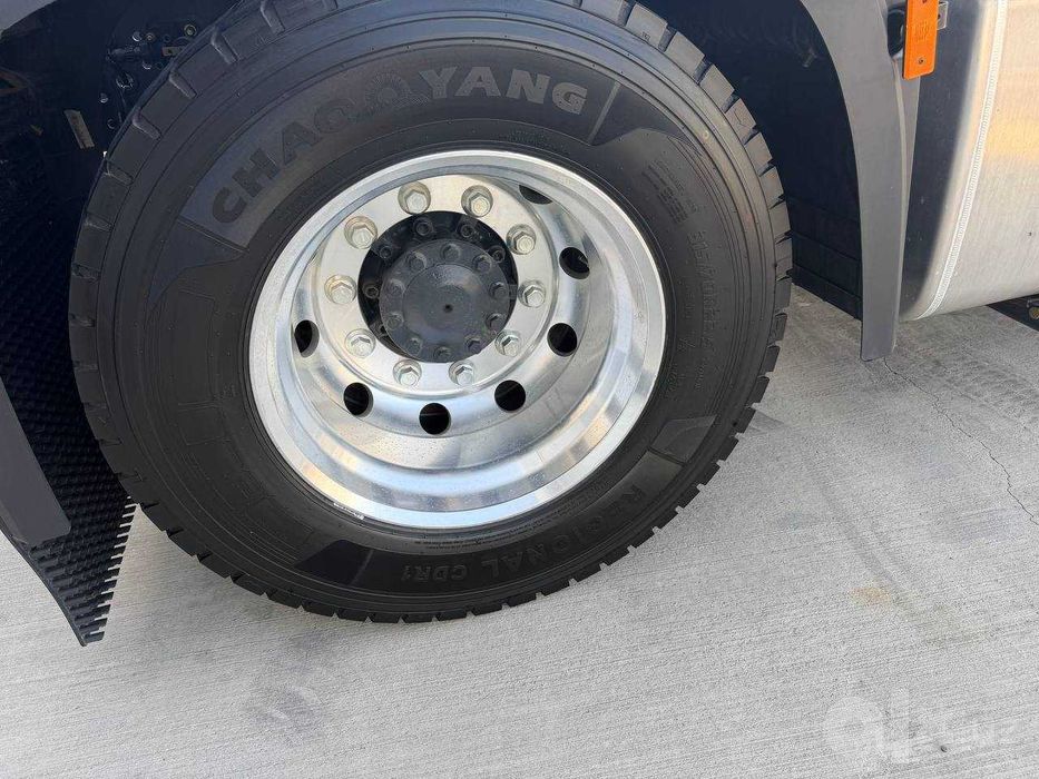 Седельный тягач HONGYAN GENLYON 4×2