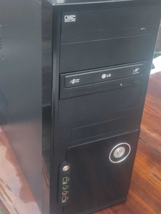 Геймърски компютър Нов !!! Слушалки,мишка Монитор