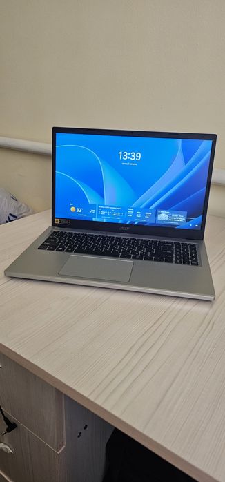 Ноутбук Acer (ssd 512гб)