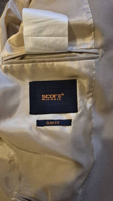 Продавам Мъжки костюм