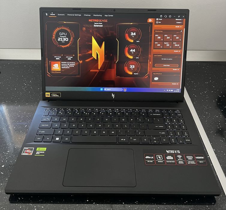 Acer Nitro V15 (Ryzen 7 7735HS + RTX 4050 6GB)