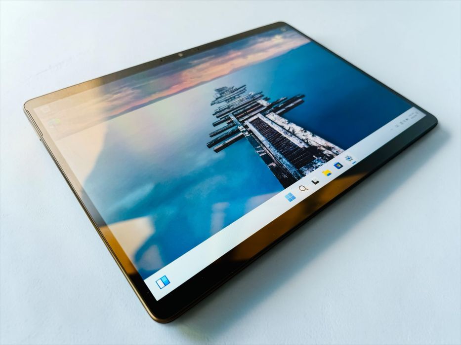 Microsoft Surface Pro 8 13" Touch i5-1145G7 8GB 256GB SSD Перфектен! Гаранция!