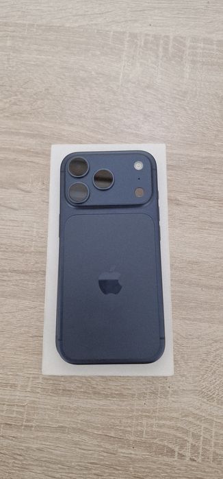 Телефон IPhone 17pro