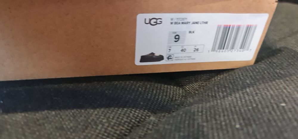 Saboti / papuci UGG editie speciala