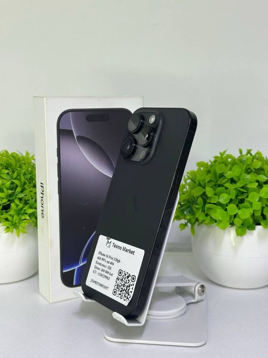 Телефон iPhone 16 Pro