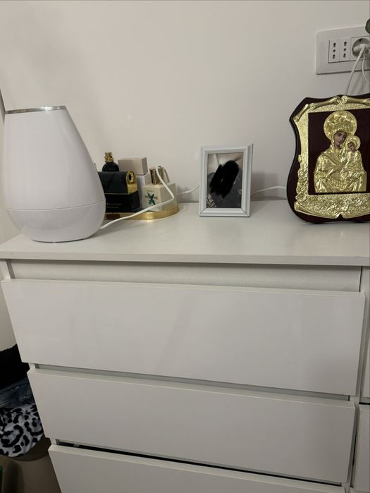 Vând comodă/dulap cu sertare