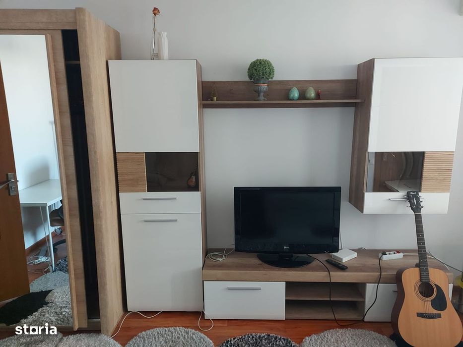 Garsoniera mobilata si utilata-proprietar