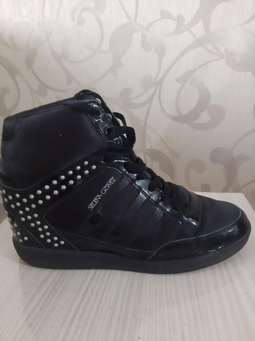 Продам кроссовки, б/у, Адидас, оригинал