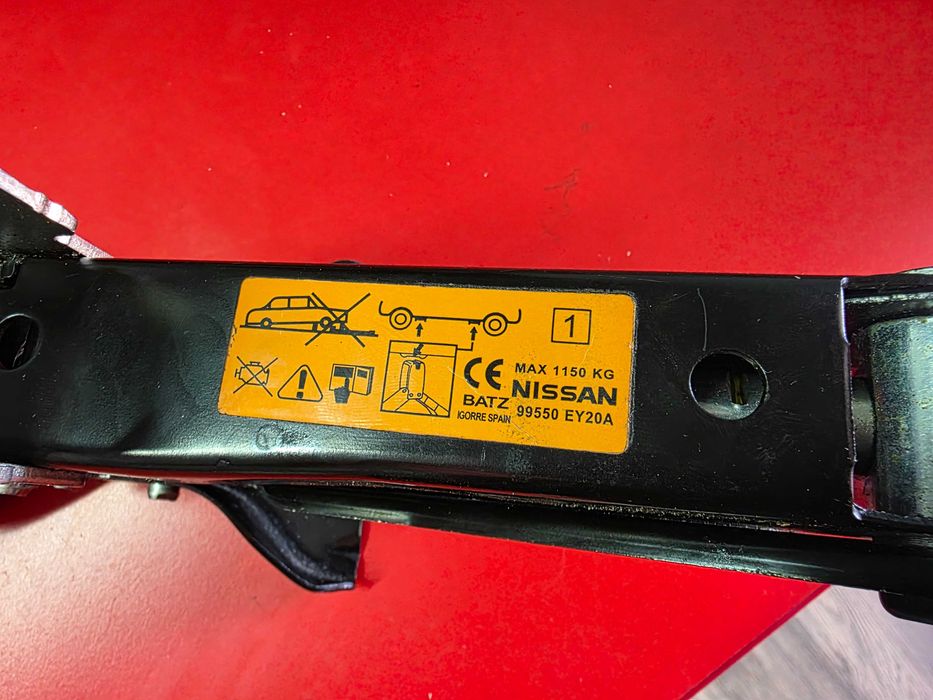 KIT Cric AUTO - OEM Renault Nissan - CRIC + Cui Tractare + Polistiren