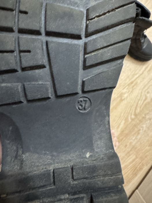 Продам зимние сапожки