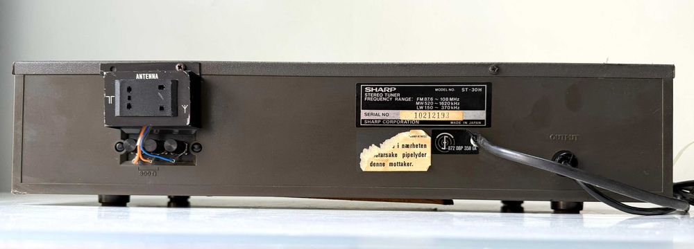 Sharp ST 30 Tuner – Radio scala – Slim Design pt Amplificator
