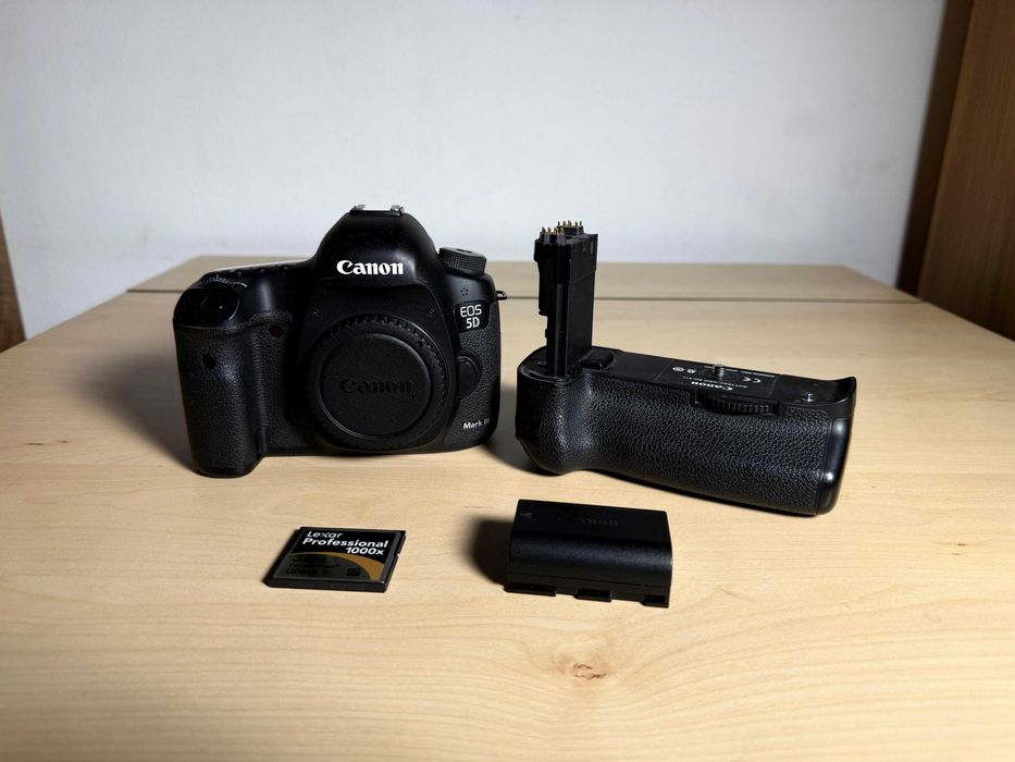 Aparat foto Canon 5D Mark III - aproape nou