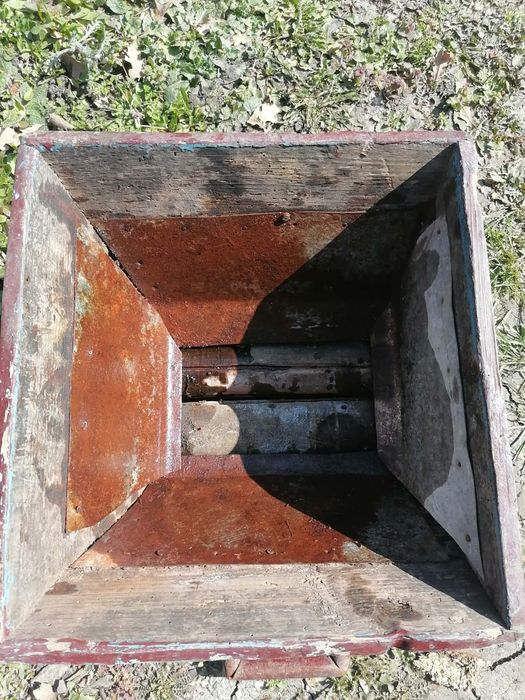 Ретро Машина за грозде. Цена в Евро