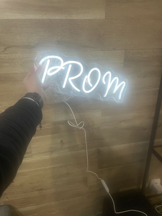Неонов надпис Prom