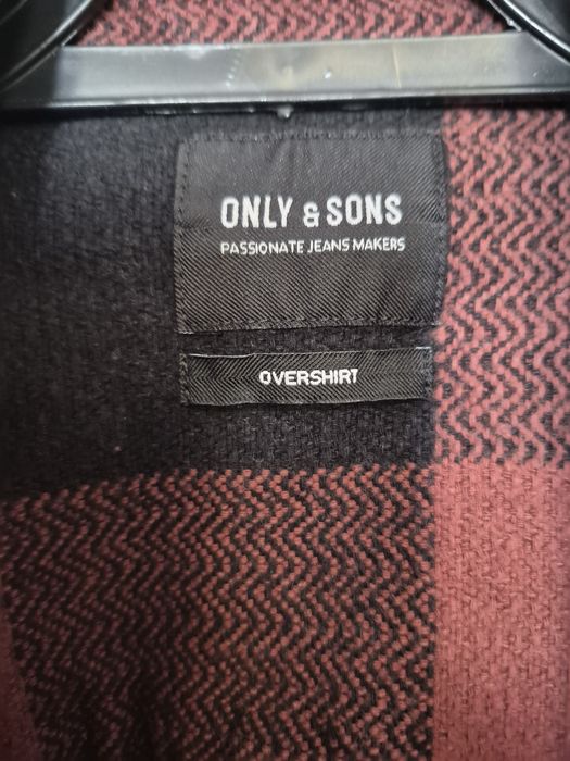 Яке за сезона, колежански. Риза, мъжка подарявам.М, L