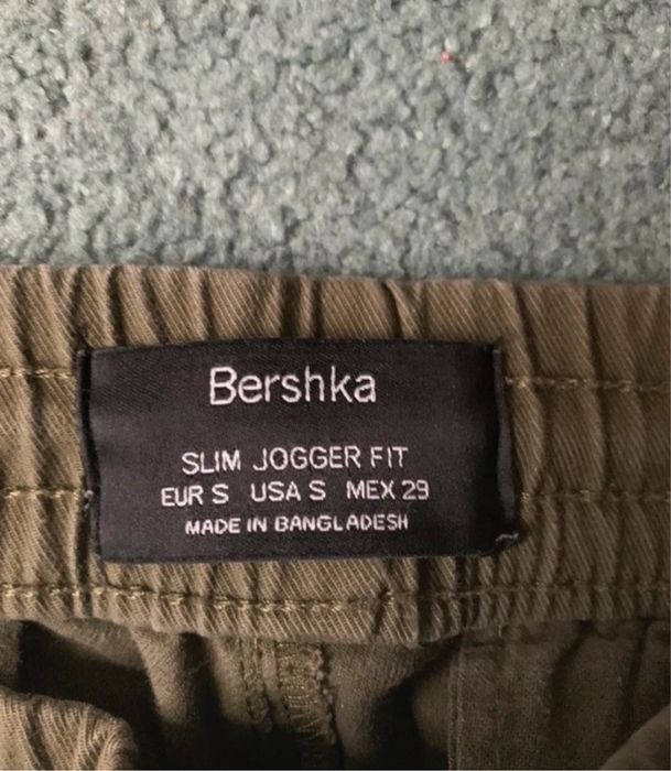 Pantaloni Barbati Bershka