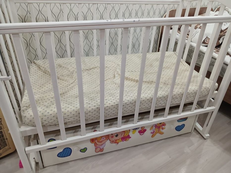 Детская кроватка