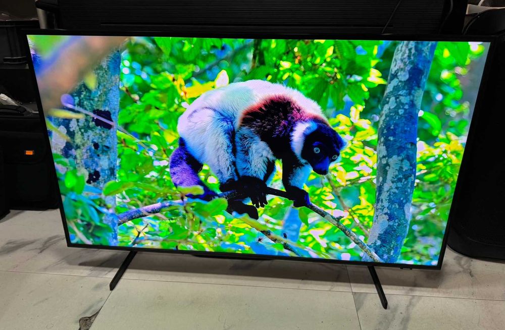 Телевизор SAMSUNG QE43Q60CAUXXH 43" QLED 4K Ultra HD SmartTV Tizen™